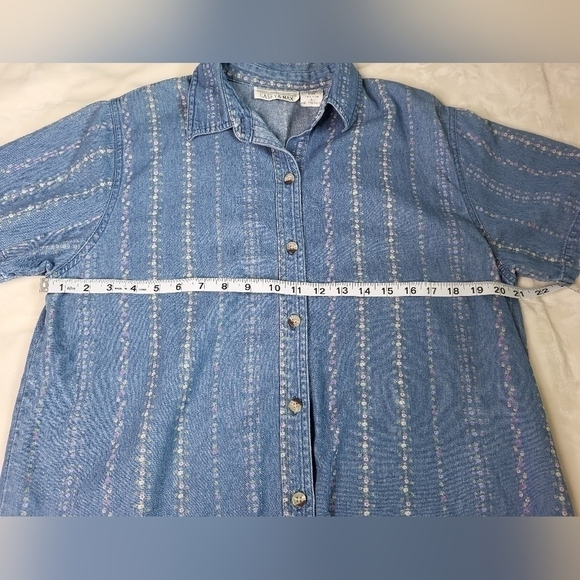 Casey & Max Cotton Denim Floral Button Up Shirt. Short Sleeve Size Large. - Picture 3 of 6
